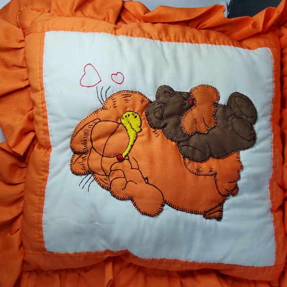 Vintage Garefield Pillow - Picture 2 of 5